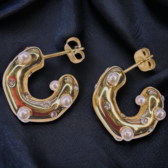 NEW Shiny Clear CZ & Pearl 18K Gold-Plated Stainless Steel Chunky Half Hoops - Picture 1 of 7